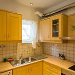 Eleni Apartment *